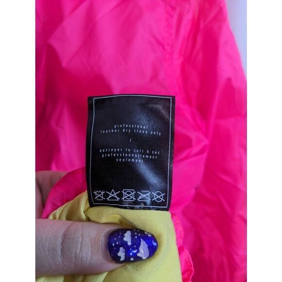 The Mighty Company Windbreaker Hythe Neon Pink Barbiecore Small - Picture 6 of 9